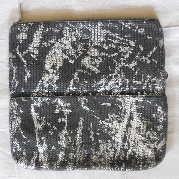 Stefanel Women Oversized Wool and Metallic Effect Zippered Clutch - Picture 5 of 16